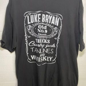 Luke Bryan Trucks Country Girls Tan Lines And Whiskey 2015 T-Shirt XL